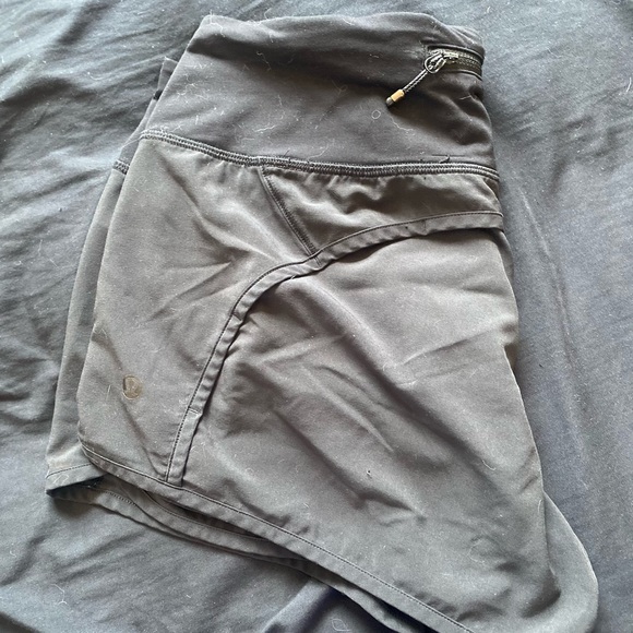 Lululemon speed up short 2.5 inch - Picture 2 of 2